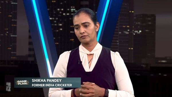 “Stop Thinking About Fallen Wickets”: Shikha Pandey Backs Harmanpreet Kaur To Bring Out Natural Game Against Bangladesh In T20 World Cup