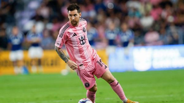 Lionel Messi Drops Freekick Masterclass as Inter Miami Rout Montreal 7-1; Shaw, Suarez Shine, Casemiro Scores on Debut