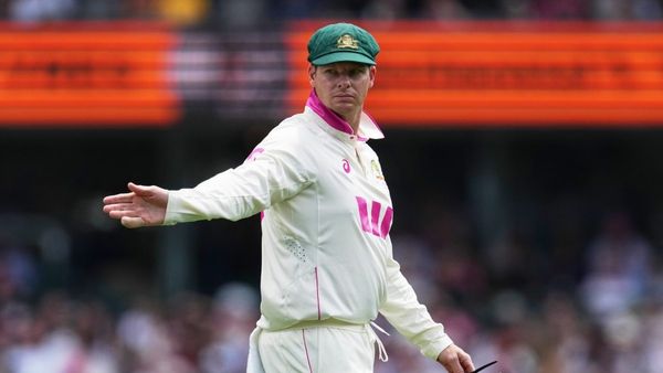 Steve Smith Takes the Catch That Puts Him Ahead of Joe Root
