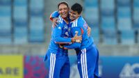 IND W vs PAK W- இந்திய மகளிர் அணி அபாரம்.. பாகிஸ்தானை 55 ரன்களில் சுருட்டி வீழ்த்தியது