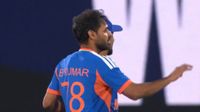 IND vs NZ: 4 ஆண்டுகளுக்கு பிறகு சர்வதேச கிரிக்கெட்டில் முதல் விக்கெட்.. புவனேஸ்வர் குமார் அசத்தல்