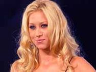 Annakournikova Spotted With Diamond Ring On Engagementfing