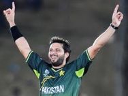 Pak Cricketer Afridi Loses Cool Attacks Fan At Airport