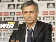 Jose Mourinho Hints At Chelsea Return
