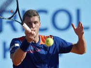 Roger Federer Beats Radek Stepanek Tough Battle