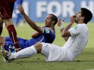 Luis Suarez Apologises To Italian Opponent For Biting Act