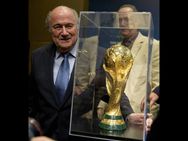 Supermodel Gisele Puyol Bring World Cup Trophy To Maracana Stadium
