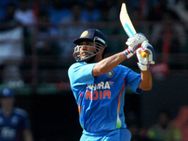 Dhoni Seeks Ravi Shastri S Advice Testing Times