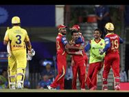 Was Ms Dhoni Angry With Suresh Raina His Poor Shot Against Rcb