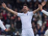 England Vs Nz 2nd Test Luke Ronchi Hits 88 James Anderson Takes 400th Wicket