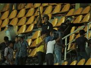 Rioting Crowds Damage Several Vehicles During Sri Lanka Pakistan