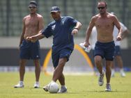 Our Fast Bowlers Will Play Big Part Against India South Africa Coach