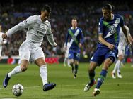Cristiano Ronaldo S Hat Trick Leads Real Madrid Into Champions League