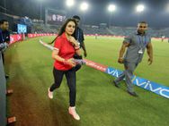 Ipl 9 Priety Zinta Scold Kxip Coach Sanjay Bangar Front Players Rcb