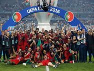 Portugal Beat Hosts France 1 0 To Win Euro 2016 Title France
