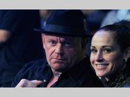 The Undertaker S Wife Former Divas Champion Diagnosed Skin Cancer