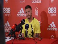 Nicklas Bendtner Completes Free Transfer Nottingham Forest