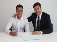 Official English Midfielder Dele Alli Signs New Contract