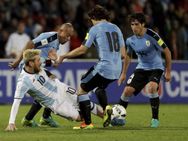 Barcelona Officially Confirm Lionel Messi S Hamstring Injury