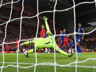 Manchester United Hold Arch Rivals Liverpool A Drab 1 1 Draw