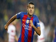 Rafinha Breaks Deadlock Barcelona Against Granada La Liga
