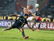 Isl Late Hume Goal Secures Atk 1 1 Draw Against Northeast