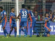 Isl Fc Goa Fire Last Minute Winner Pip Northeast United Fc 2 