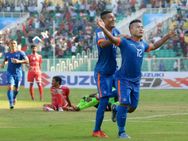 Jeje Pays Tribute Former Coach Colin Toal After Winning Player Of The Year