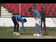 Ms Dhoni Takes Jasprit Bumrah Yorker Challenge Death Overs Batting Skills Video