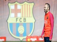 Fc Barcelona Keep Andres Iniesta Until 