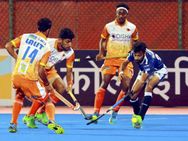 Hil Dabang Mumbai Beat Kalinga Lancers 5 2 Top Table