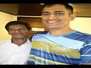 Photos Ms Dhoni Meets Chaiwala Friend Throws Him Lavish Dinner Kolkata