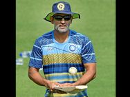 Ms Dhoni S Mobile Phones Stolen After Fire At Hotel Registers Fir Delhi Police