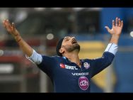 Ipl 2017 Mumbai Indians Salute Legend Harbhajan Singh 200 T20 Wickets