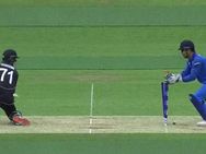 Icc Champions Trophy 2017 Ms Dhoni Stuns Nz Batsman With Stumping