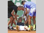 French Open Juan Martin Del Potro Comforts Tearful Nicolas Almagro