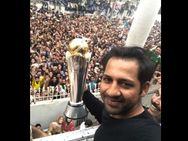 Pakistan Cricketers Given Heroes Welcome Back Home Icc Champions Trophy Triumph