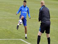Everton Winger Aaron Lennon Returns Training