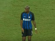Video Inter Milan Kondogbia Scores Sensational Own Goal Vs Chelsea