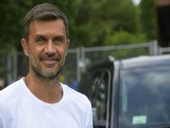 Italy Legend Paolo Maldini Backs Ac Milan Champions League Return