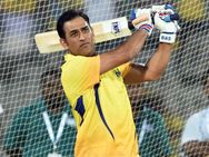 Csk Fans Celebrate As Ms Dhoni Smashes Hat Trick Sixes