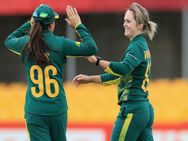 Women S World Cup Sa Bowler Dane Van Niekerk Picks Up 4 Wickets For No Run