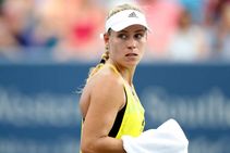 Kerber Falls To Makarova Pliskova Opens Title Defence Wta Western And Southern Open
