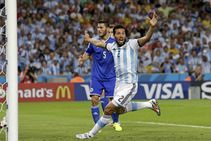 Man Utd Spurs Eye Argentine Defender Garay