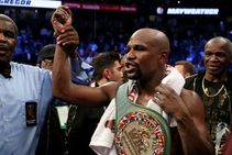 Mayweather Stops Mcgregor For Record Breaking 50th Win In Las Vegas Classic