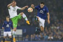 West Bromwich Ropes Barry From Everton