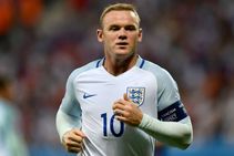 Rooney Criticism Unfair Says England Striker Defoe