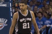 Tim Duncan Mma Jason Echols San Anotonio Spurs Nba Basketball