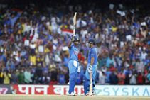 India Vs Australia Ms Dhoni S Homecoming Hardik Pandya S Blitzkrieg Talking Points