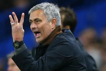 Manchester United Offer Jose Mourinho New Contract